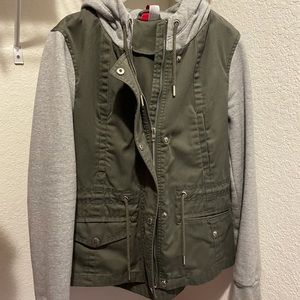Hooded cargo jacket